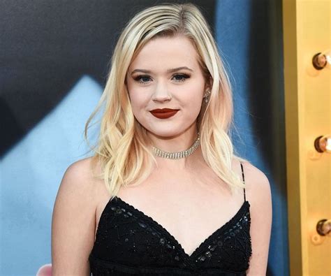 ava phillippe height